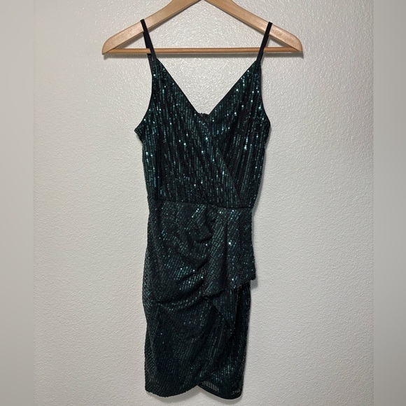 Grace Karin Dresses & Skirts - Grace Karin Knee Length Green & Black Sequin Cocktail Dress Size Small
